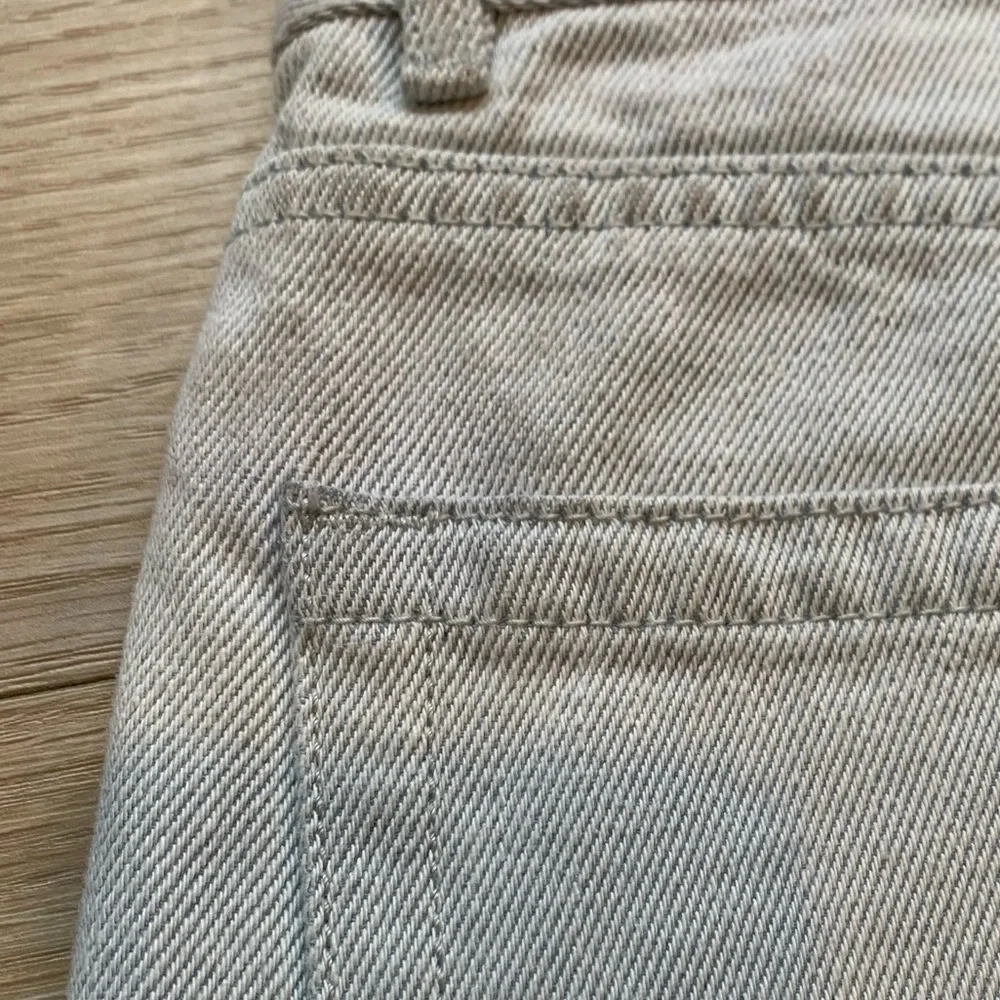 John Vavatos Relaxed Fit Ely Pleated Twill Jeans 100% Cotton White NWT Size 31